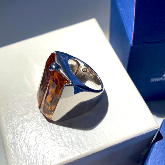 Swarovski cocktail crystal statement ring - Picture 3 of 7